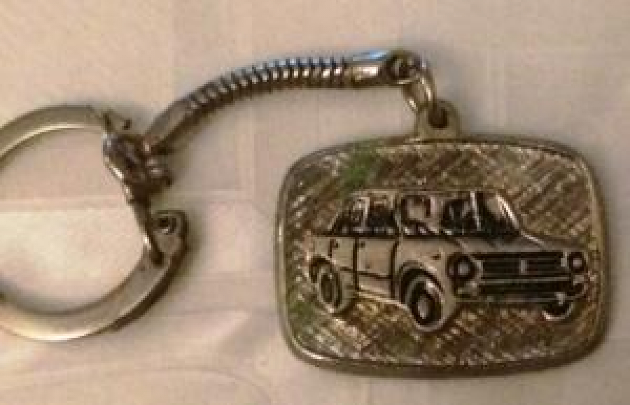 MURAT 124 TOFAŞ METAL ANAHTARLIK 1970 SENESİNİN 