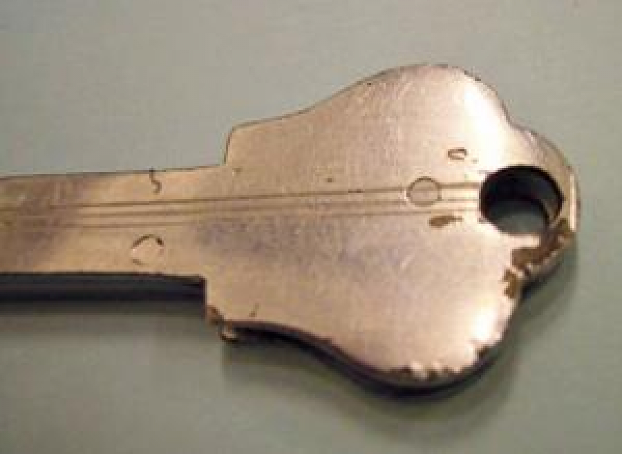 ANAHTARLIK ŞEKLİNDE TEK UÇ ÇAKI