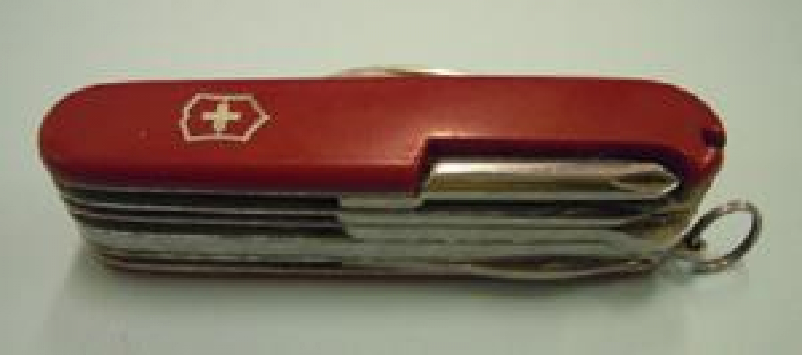 İSVİCRE UNLIMIITED MARLBORO REKLAMLI ÇOK AMAÇLI PASLANMAZ ÇAKI 