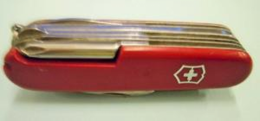 İSVİCRE UNLIMIITED MARLBORO REKLAMLI ÇOK AMAÇLI PASLANMAZ ÇAKI 