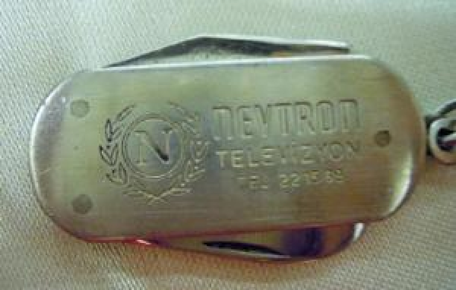 NEVTRON TELEVİZYON TEL 22-15-89 GALERİ RADYO TELEVİZYON KEMAL ERKAL METAL ANAHTARLIK ÇAKI 