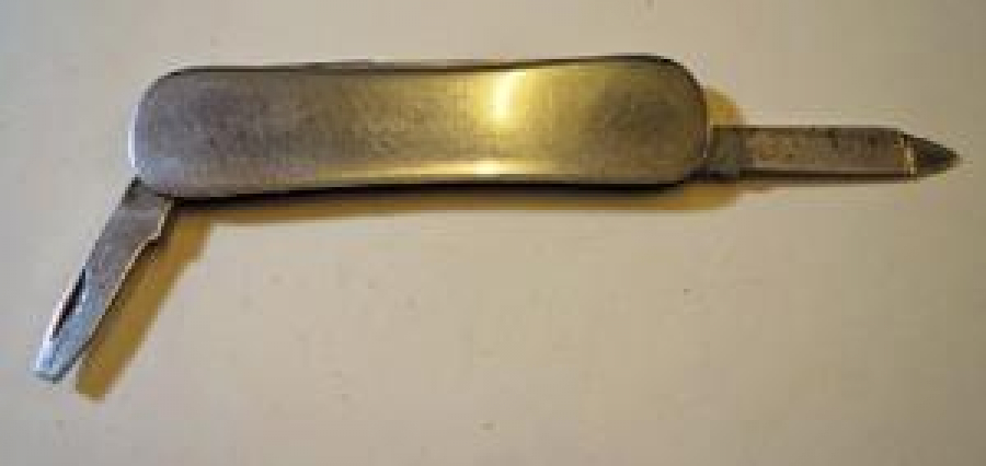 VOLVO MARKA KROM ÇELİK KAB 4 UÇLU  ÇAKI 