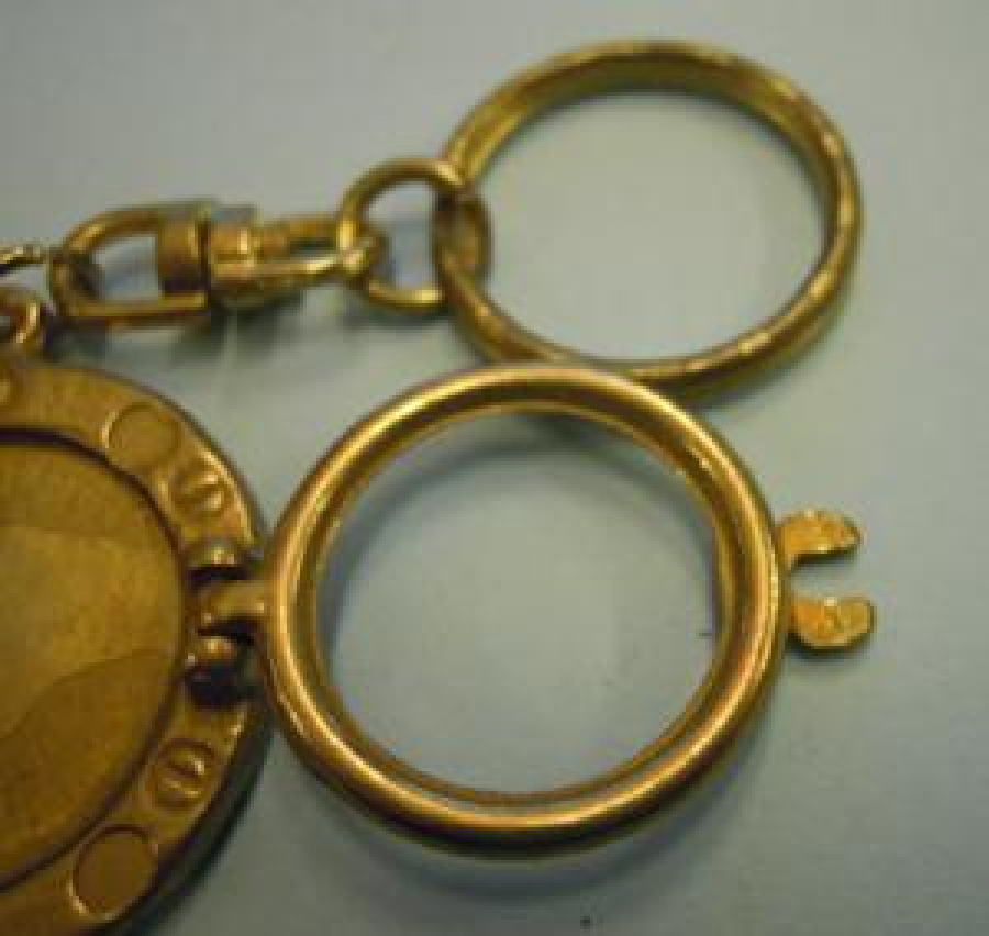  PİRİNC GEMİ PENCERESİ LUMBOZ İÇERSİNE RESİM KOYULABİLİNEN ACILIR KAPANIR CERCEVELİ  SARI METAL ANAHTARLIK 