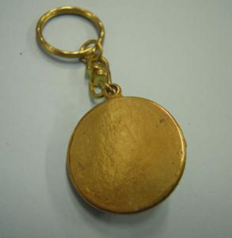  PİRİNC GEMİ PENCERESİ LUMBOZ İÇERSİNE RESİM KOYULABİLİNEN ACILIR KAPANIR CERCEVELİ  SARI METAL ANAHTARLIK 