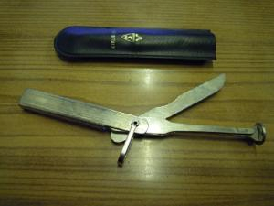 İTALYAN ORJİNAL MUHAFAZASINDA PİPO KAŞIĞI DELİCİ BASTIRICI KAZIYICI 