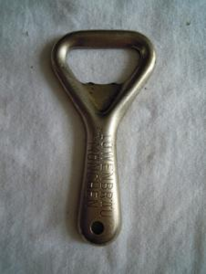 LOWENBRAU MÜNCHEN METAL ŞİŞE KAPAK AÇACAK