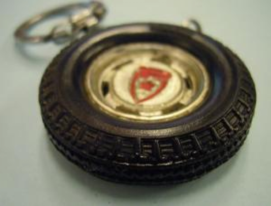 TÜRK PIRELLİ TEKERLEK OTO LASTİK ŞEKLİNDE ANAHTARLIK 