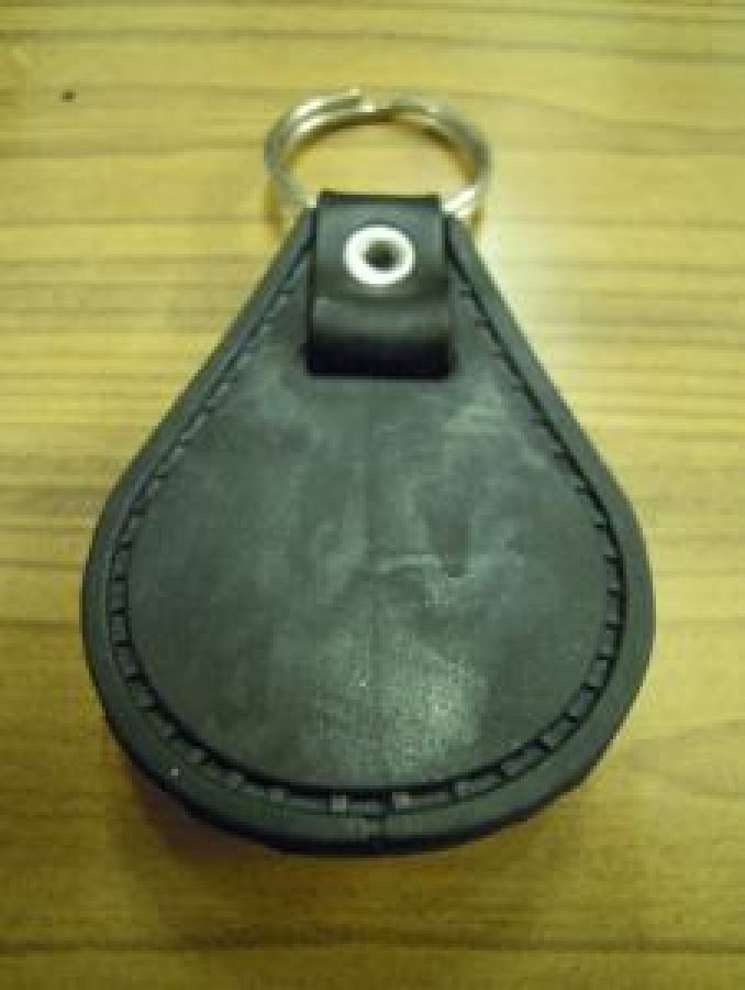 AT YARIŞI YAZARLARI DERNEĞİ 1991 DERİ METAL KARMA ANAHTARLIK 