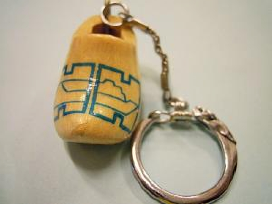 ESKİ AYAKKABI TARZINDA BAKALİT ANAHTARLIK