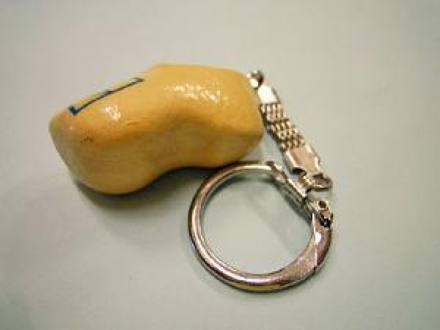 ESKİ AYAKKABI TARZINDA BAKALİT ANAHTARLIK