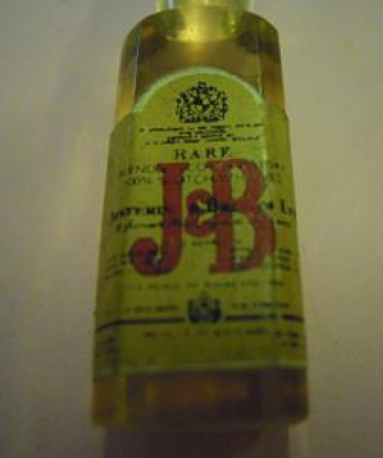 J B VİSKİ ŞİŞE POLİ KARBON ANAHTARLIK 