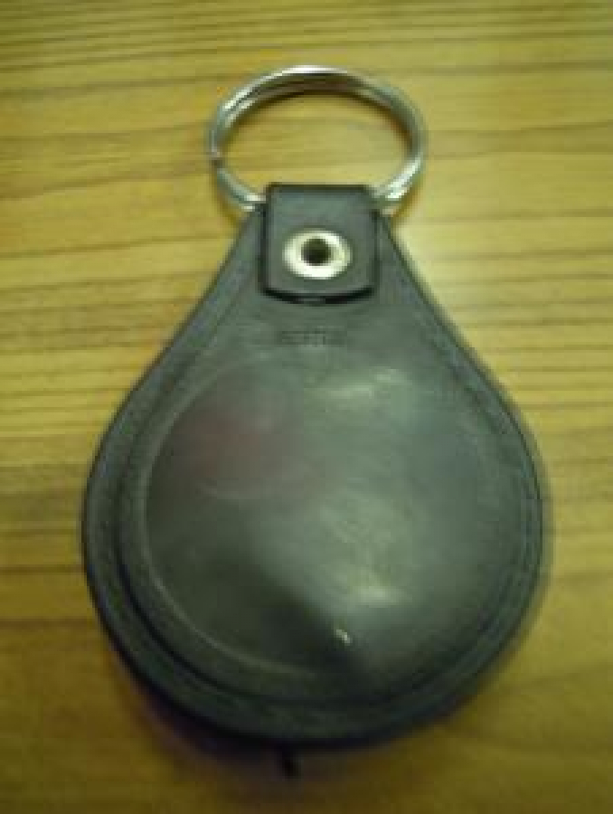 "SERTAY" YEYSEL ÇEYİZ MEFRUŞAT CADDEBOSTAN 359 01 86 TEL: 0.216 359 39 69 DERİ ANAHTARLIK 