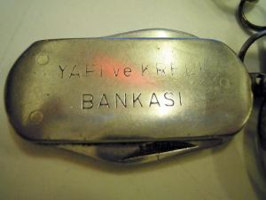 YAPI VE KREDİ BANKASI ANAHTARLIK VE ÇAKI İKİSİ BİR ARADA 