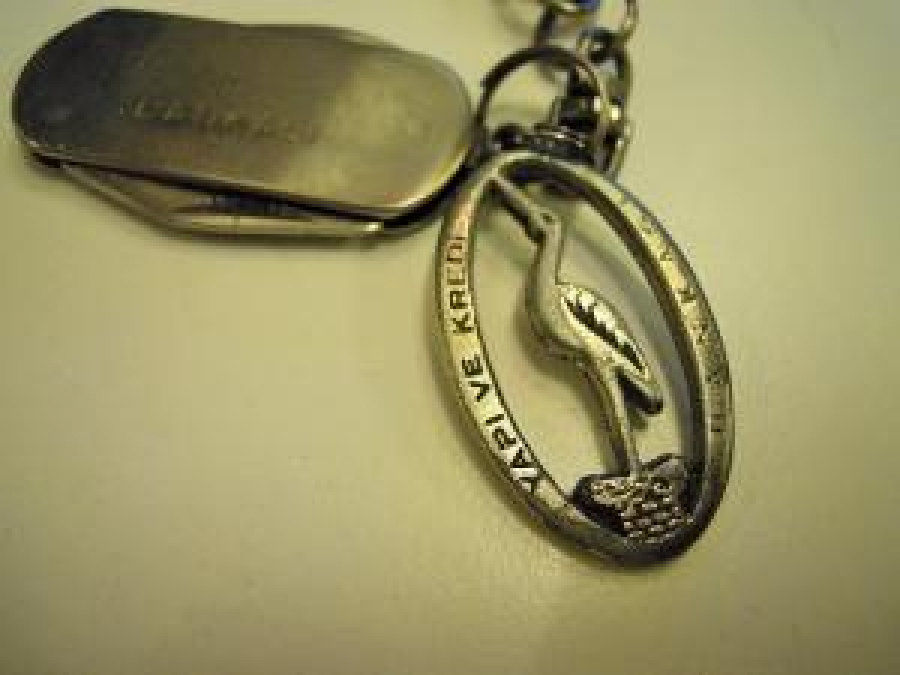 YAPI VE KREDİ BANKASI ANAHTARLIK VE ÇAKI İKİSİ BİR ARADA 