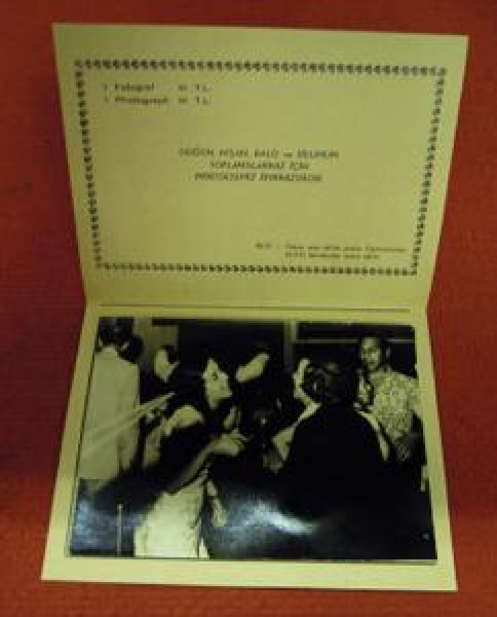 ALTIN BALIK RESTAURANT FOTOĞRAF SERVİSİ SEMPATİK ŞANTÖR HAYKO KARTON KAPAKLI SİYAH BEYAZ ANI FOTOĞRAF