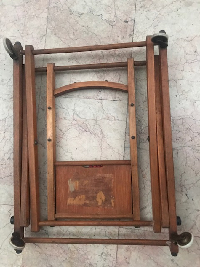 ALMAN AHŞAP TEKERLEKLİ BEBEK YÜRÜTEC VE MAMA SANDALYESİ 1920 YILLAR