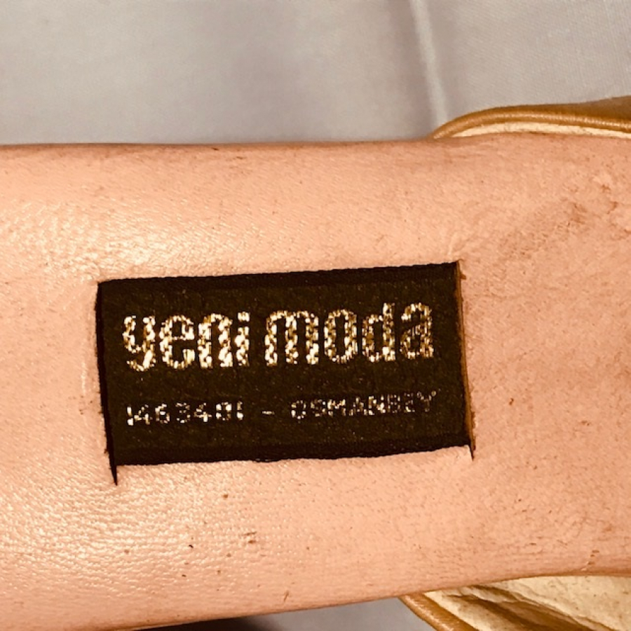 PENBE TOPUKLU TAŞ BONCUK İŞLİ KÖSELE GELİN TERLİK