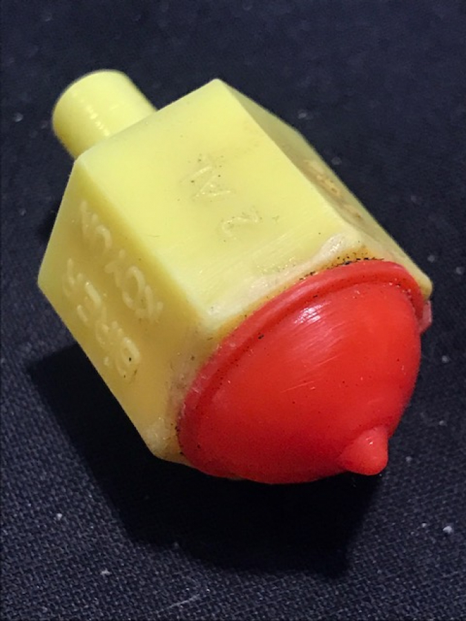 1960 1970 1980 YILLARIN OYUNU SARI KIRMIZI GALATASARAY RENKLERİNDE SERT PLASTİK FIRDÖNDÜ 1 AL HEPSİNİ AL  ŞANS OYUNU  