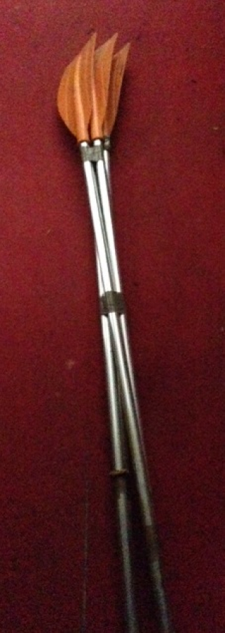 1985 INTEX PACESETTER 4 PERSON INFLATABLE BOAT 102 X 60 IN W/NEW OARS