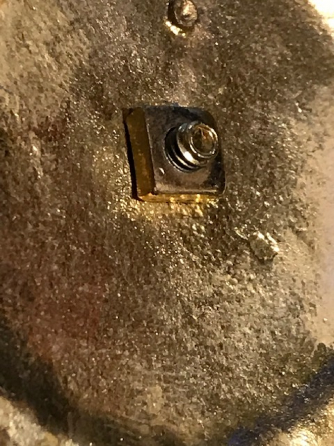 POLİS MÜDÜR ROZETİ  ÖN GÖGUSE VEYA CUZDAN İÇİ DERİSİNE TUTURULAN ORJİNAL ŞÜPHELİYE GÖSTERİLEN 