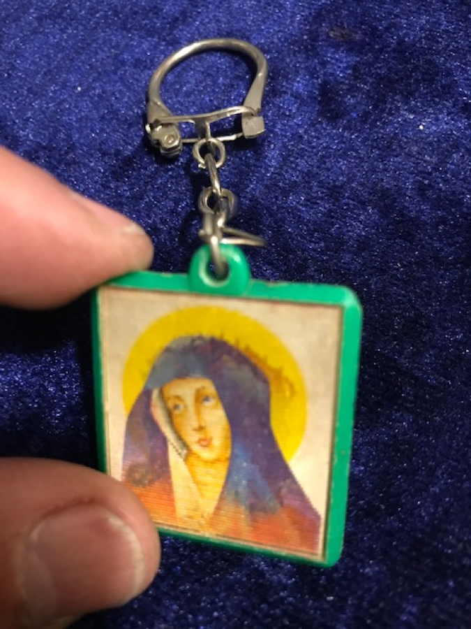 3 BOYUT İSA VE MERYEM GÖRÜNTÜLERİ PLASTİK ANAHTARLIK 1960