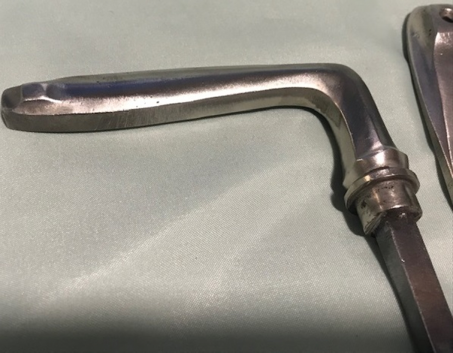 PİRİNC KAPI KOLU AYNALI 1960 LI YILLAR SORUNSUZ