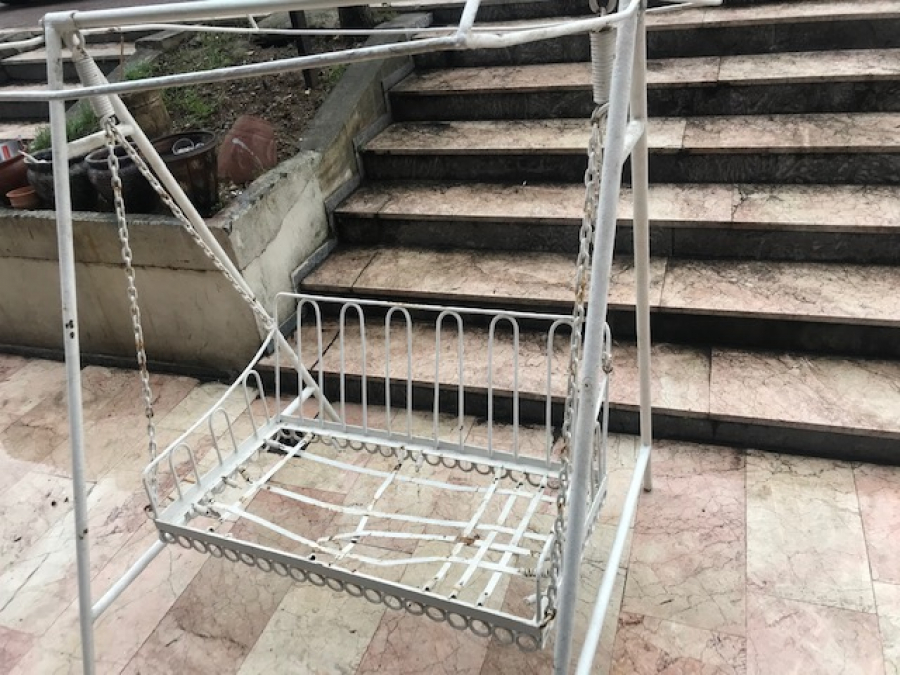 1950 BALKON BAHCE TERAS İCİN TASARLANMIŞ EL YAPIM SALLANAN SALINCAK ÜZERİ TENTE CERCEVELİ TABAN SOMYA TELLİ SORUNSUZ 