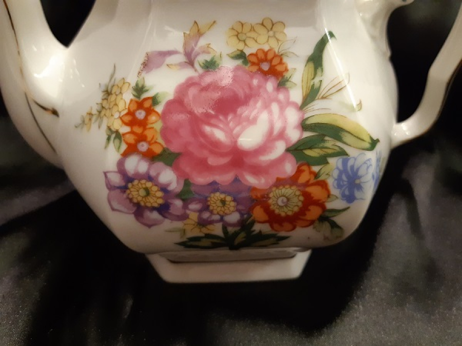 ELEKTRİKLİ PORSELEN KAPAKLI DEMLİK ÇAYDANLIK JAPON