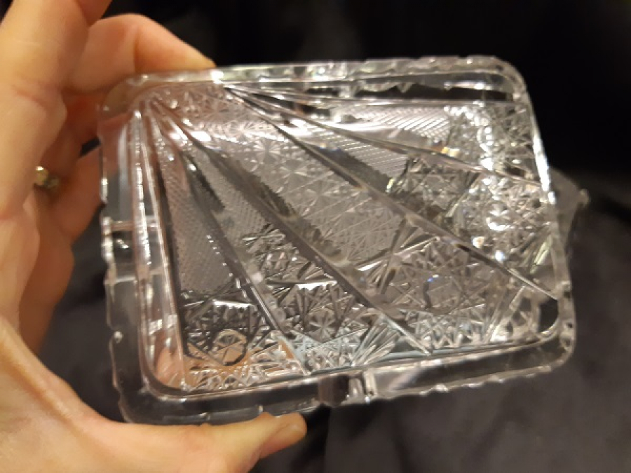 KRİSTAL KÜLLÜK VE SIGARALIK SEHBA ÜZERİ KAPAKLI