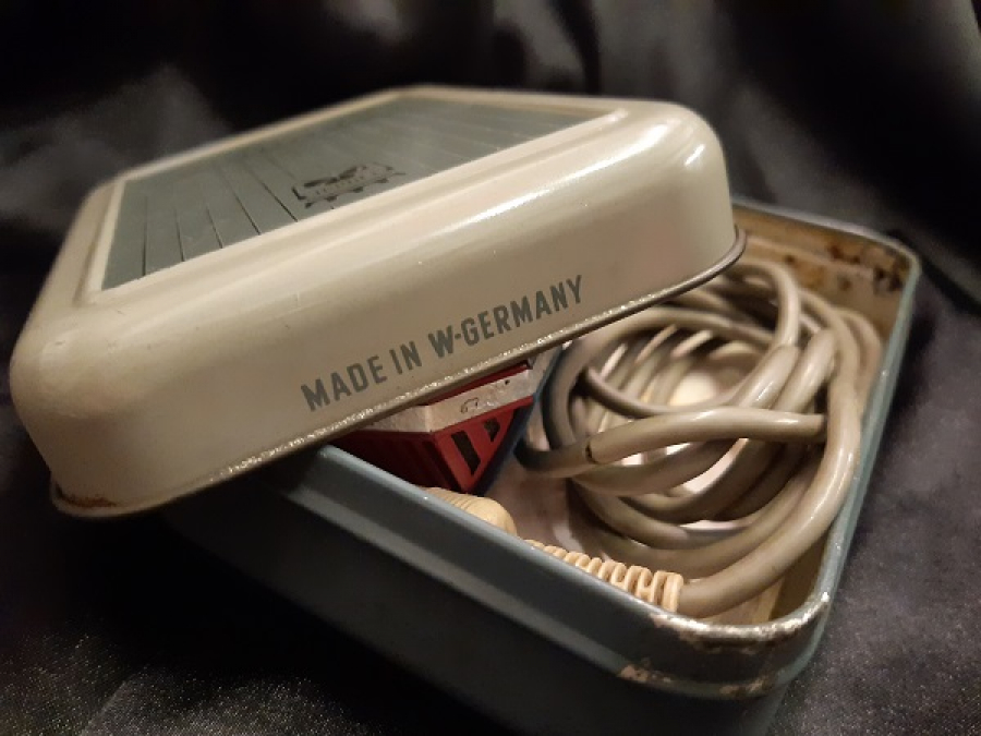 GRUNDIG DYNAMISCHES MIKROFON GDM 15 MADE W GERMANY KUTUSUNDA 