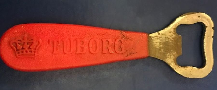 TUBORG BİRA REKLAMLI PLASTİK SAPLI ŞİŞE ACACAK