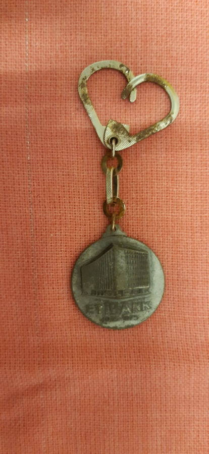 40 BAŞARILI YIL ETİ BANK 1935 - 1975 METAL  ANAHTARLIK 