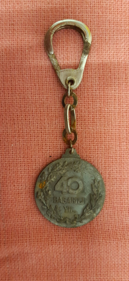 40 BAŞARILI YIL ETİ BANK 1935 - 1975 METAL  ANAHTARLIK 