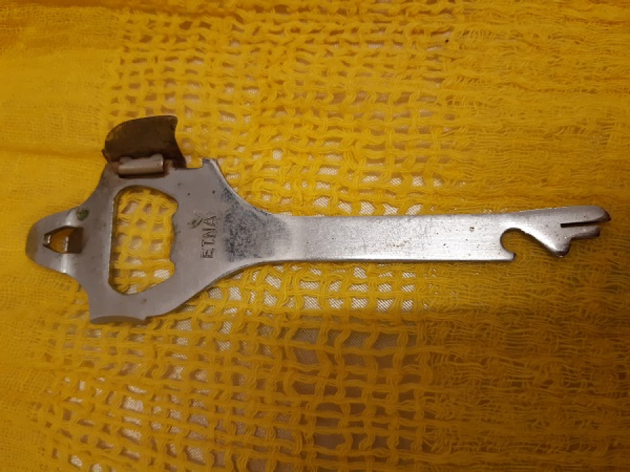 ETNA KONSERVE ŞİŞE KAPAK COK AMACLI KROM METAL AÇACAK 