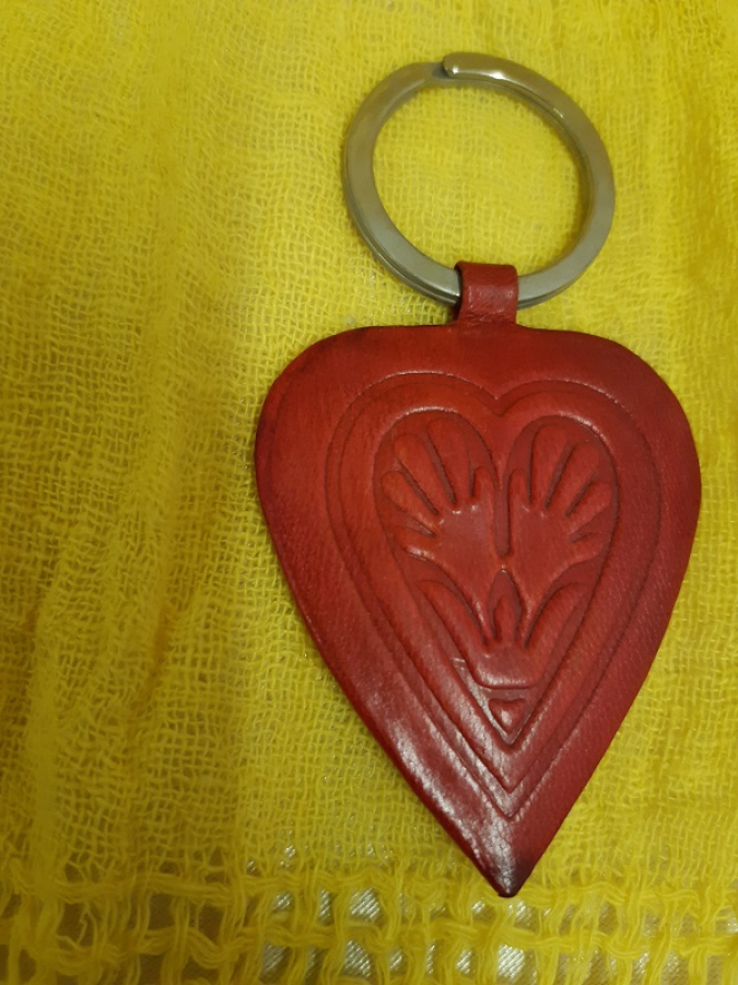 KALP ŞEKİLDE DERİ ANAHTARLIK