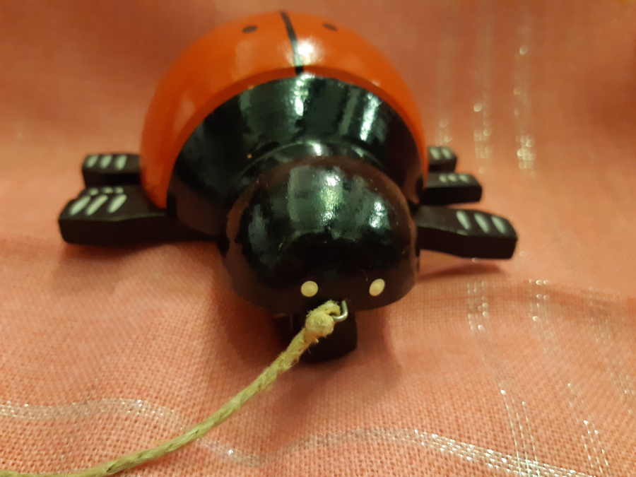 OYUNCAK İPLİ CEKİNCE AYAKLAR HAREKET EDİYOR UĞUR BÖCEĞİ ALMAN MALI