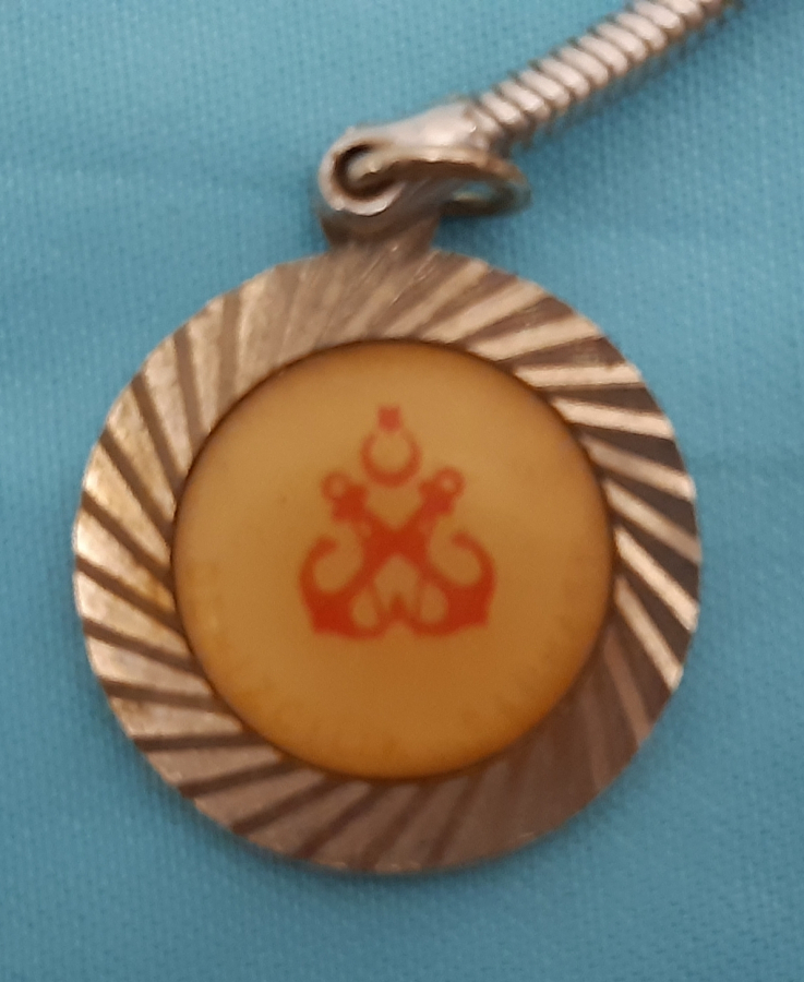 DENİZCİLİK BANKASI METAL ORTADA  CIPALI ANAHTARLIK