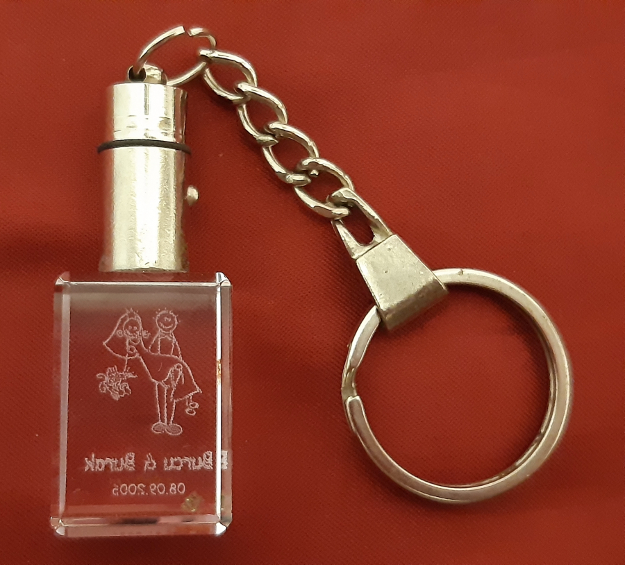 BURCU VE BURAK IŞIKL HATIRA ŞEFFAF ANAHTARLIK 