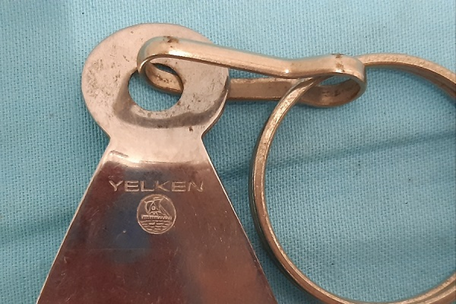 YELKEN AYAKKABI BOYA CİLA MARKA LI KROM PASLANMAZ KERATA AYAKKABI ÇEK ÇEK VE ANAHTARLIK UFAK BOYDA 