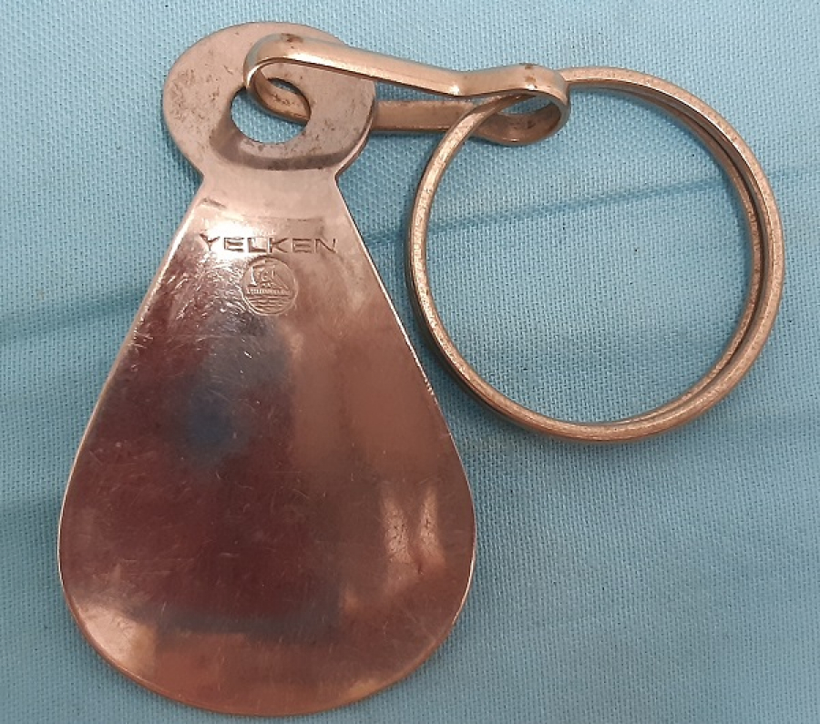 YELKEN AYAKKABI BOYA CİLA MARKA LI KROM PASLANMAZ KERATA AYAKKABI ÇEK ÇEK VE ANAHTARLIK UFAK BOYDA 