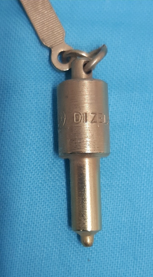 D DIZELSAN BEPİL ENJEKTÖR ANAHTARLIK  DİZEL ARACLARDA KULLANILAN MAZOT ENJEKTÖRÜ MAKETİNDEN YAPILMA