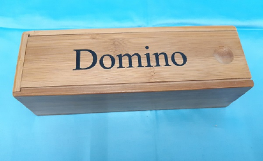 DOMİNO OYUN AHŞAP KUTUSUNDA TAM TAKIM KEMİKDEN YAPILMA 