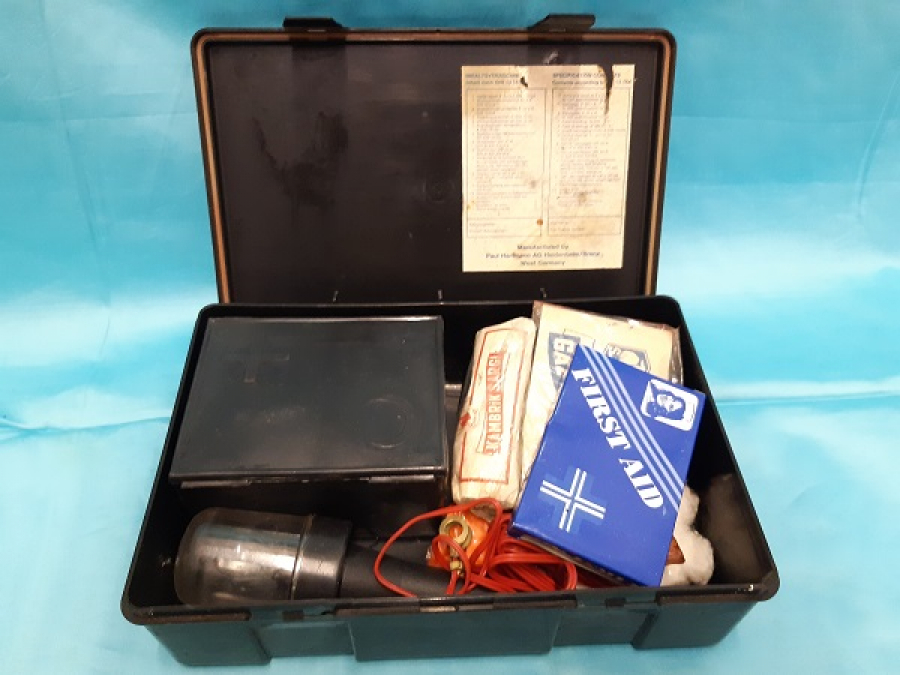 FIRST AID KIT PREMIER SECOURS MADE İN GERMANY MERCEDES BAGAJ İLK YARDIM KUTUSU