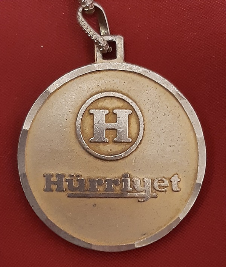 HÜRRİYET 'TEN SEVGİLERLE METAL ANAHTARLIK