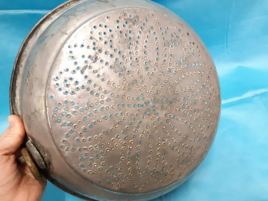 OSMANLI DÖVME EL YAPIM BAKIR KALAYLI KULPLU DELİKLİ KEVGİR 