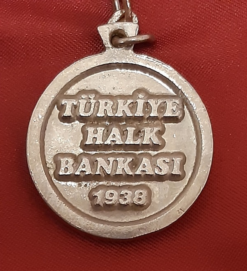 TÜRKİYE HALK BANKASI 1938 ACILŞ HATIRASI METAL ANAHTARLIK 