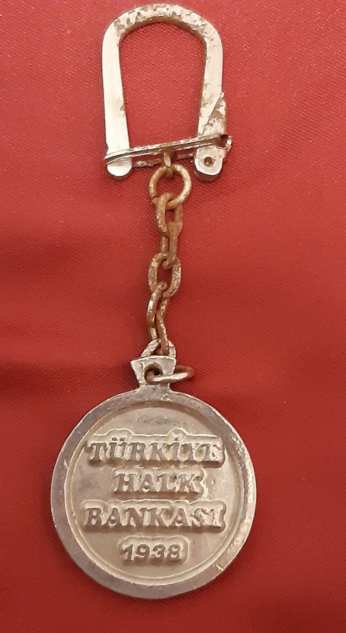 TÜRKİYE HALK BANKASI 1938 ACILŞ HATIRASI METAL ANAHTARLIK 