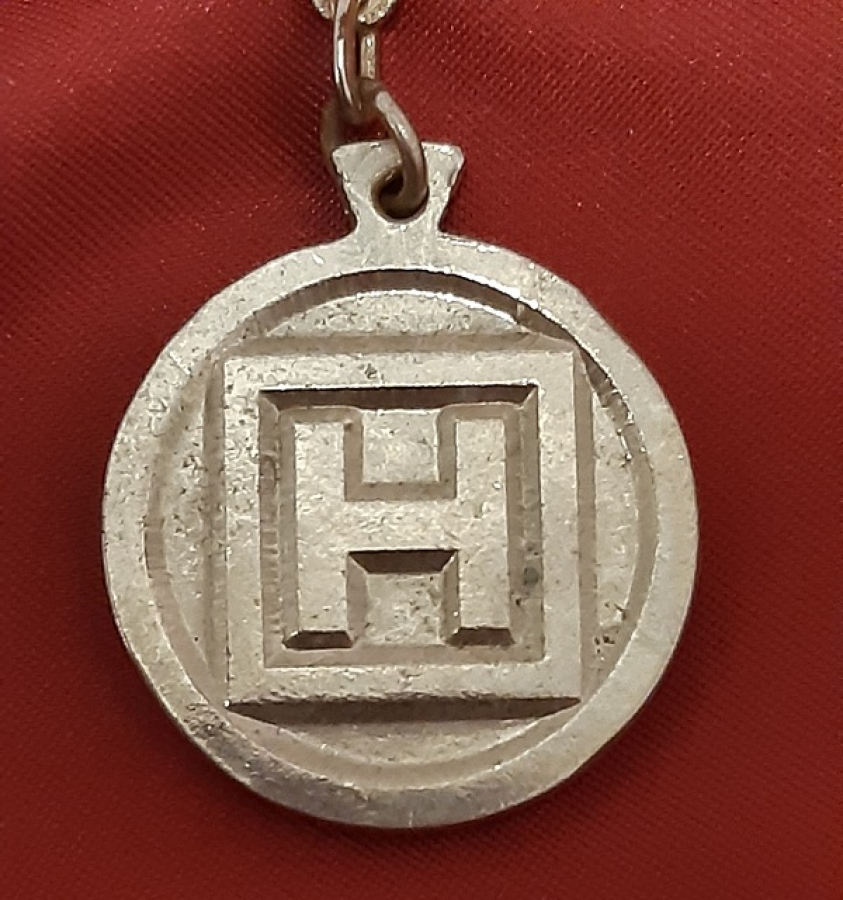 TÜRKİYE HALK BANKASI 1938 ACILŞ HATIRASI METAL ANAHTARLIK 