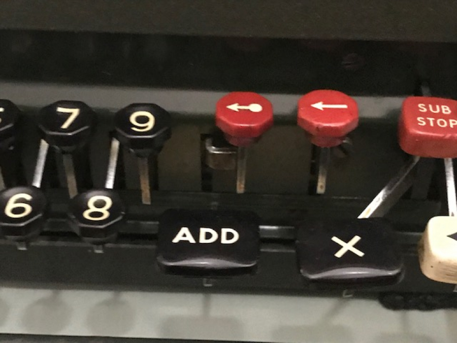 FACİT MOD NE TUŞLU MEKANİK ELEKTİRİKLİ YEŞİL TUŞLU HESAP MAKİNASI