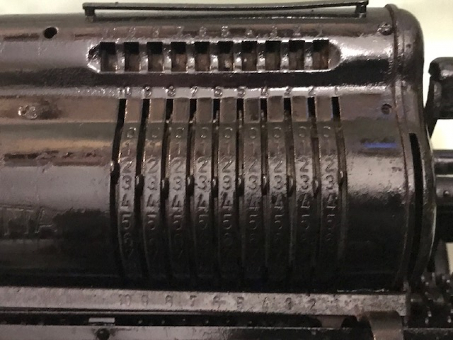 FACİT MELİTTA FORTUNA WERK  TUŞLU METAL MEKANİK  TUŞLU HESAP MAKİNASI CALIŞMIYOR